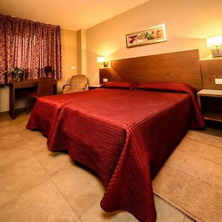 Hotel Ciutat De Carlet ภายนอก รูปภาพ