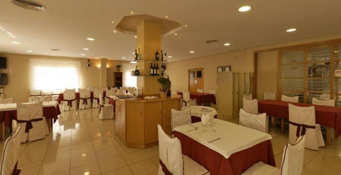 Hotel Ciutat De Carlet ภายนอก รูปภาพ